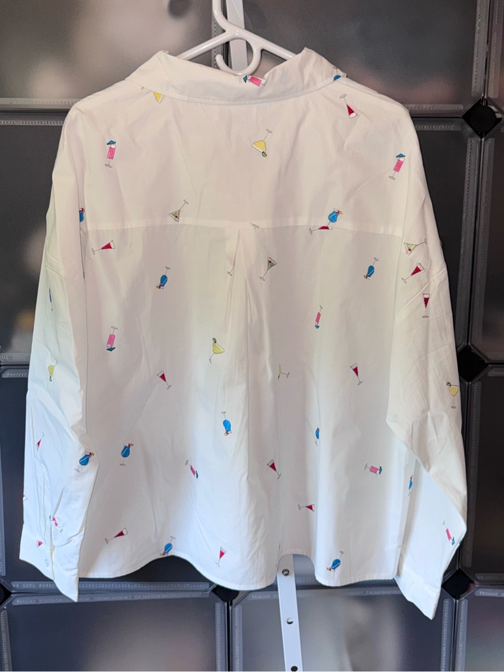 En Saison Nellie Buttondown Shirt from Anthropologie Cocktail Print Size M NWT - Picture 9 of 16